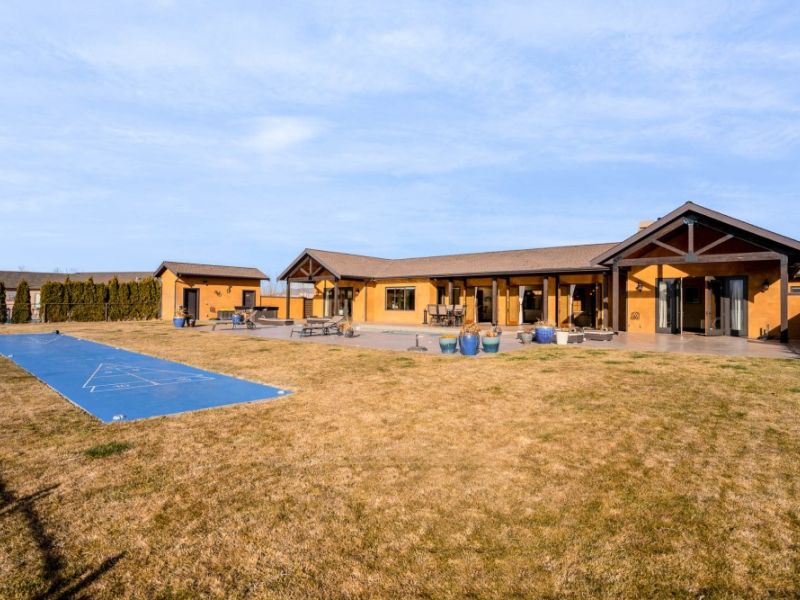 Exterior (11)